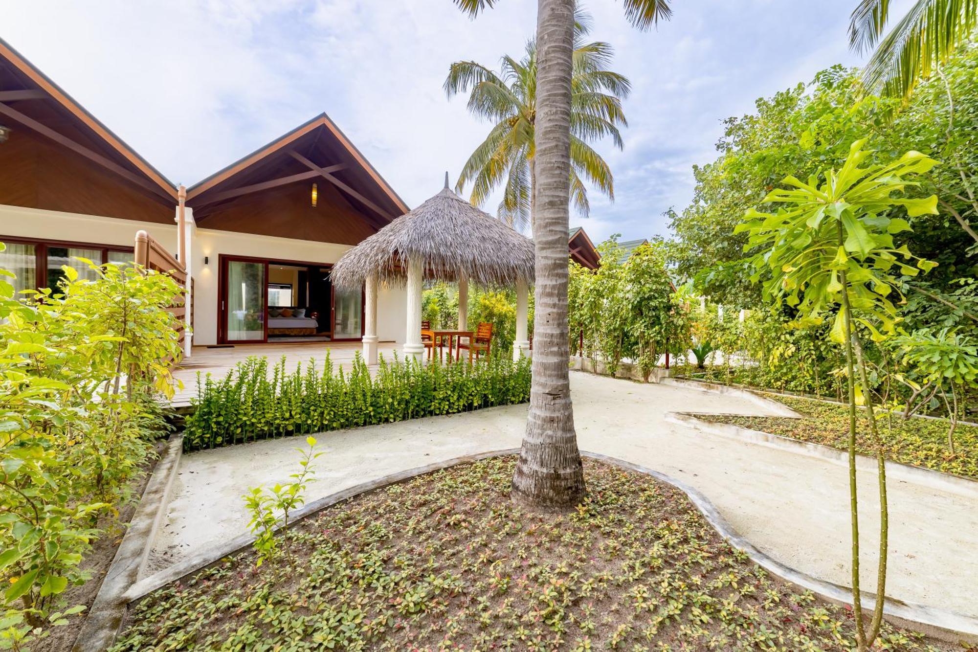 Furaveri Maldives - Complimentary Round-Trip Seaplane Transfer For Two For A Minimum Of 5 Nights Or More From May 1St To October 31St, 2025 Meedhoo  Εξωτερικό φωτογραφία A beach villa at the resort